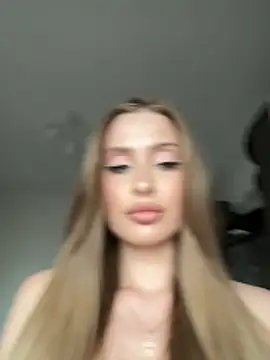 Snapshot of Sweet__Milly chatting on 06.15.26 Sweet Milly online show from 06.15.26