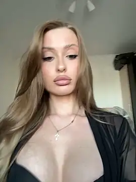 Snapshot of Sweet__Milly chatting on 06.17.26 Sweet Milly online show from 06.17.26