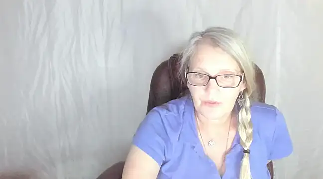 irinamaux online show from 02.26.25