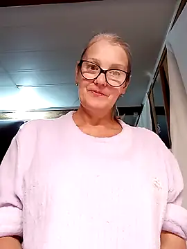 irinamaux online show from 10.27.25