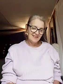 irinamaux online show from 10.29.25