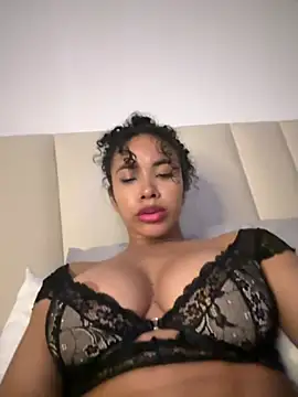 Snapshot of Brunettexio chatting on 02.06.25 Brunettexio online show from 02.06.25