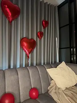 Snapshot of Brunettexio chatting on 02.15.25 Brunettexio online show from 02.15.25