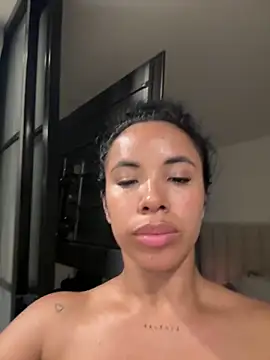 Snapshot of Brunettexio chatting on 03.06.25 Brunettexio online show from 03.06.25