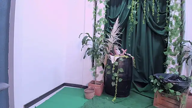 Sofi Perez  online show from 03.05.26