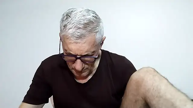 Snapshot of BIGUNCUTHARDCOCK chatting on 03.03.26 BIGUNCUTHARDCOCK online show from 03.03.26