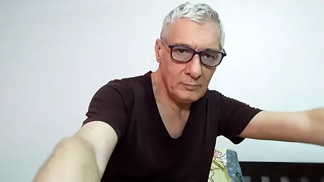 Snapshot of BIGUNCUTHARDCOCK chatting on 03.06.26 BIGUNCUTHARDCOCK online show from 03.06.26