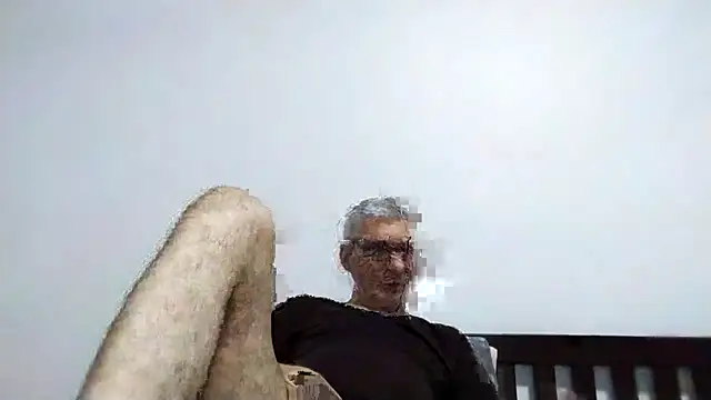 Snapshot of BIGUNCUTHARDCOCK chatting on 03.06.26 BIGUNCUTHARDCOCK online show from 03.06.26