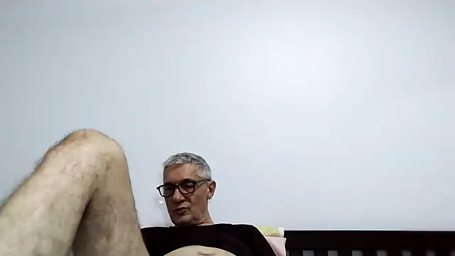 Snapshot of BIGUNCUTHARDCOCK chatting on 03.08.26 BIGUNCUTHARDCOCK online show from 03.08.26