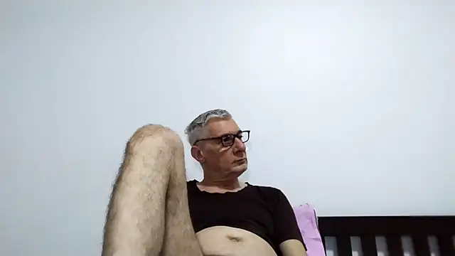 Snapshot of BIGUNCUTHARDCOCK chatting on 03.12.26 BIGUNCUTHARDCOCK online show from 03.12.26