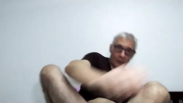 Snapshot of BIGUNCUTHARDCOCK chatting on 03.15.26 BIGUNCUTHARDCOCK online show from 03.15.26