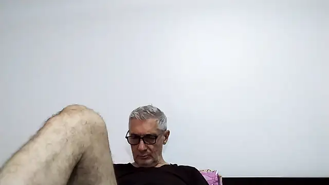 Snapshot of BIGUNCUTHARDCOCK chatting on 03.16.26 BIGUNCUTHARDCOCK online show from 03.16.26