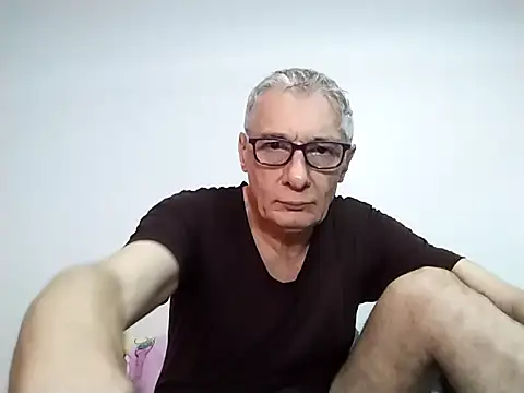 Snapshot of BIGUNCUTHARDCOCK chatting on 03.18.26 BIGUNCUTHARDCOCK online show from 03.18.26