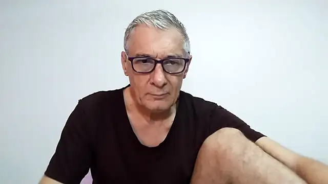 Snapshot of BIGUNCUTHARDCOCK chatting on 03.26.26 BIGUNCUTHARDCOCK online show from 03.26.26