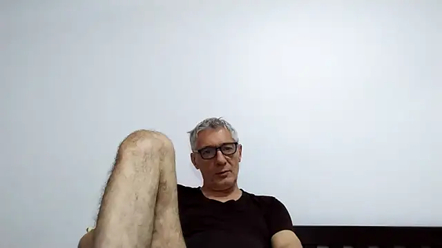 Snapshot of BIGUNCUTHARDCOCK chatting on 03.27.26 BIGUNCUTHARDCOCK online show from 03.27.26