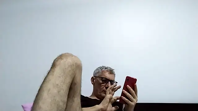 Snapshot of BIGUNCUTHARDCOCK chatting on 03.27.26 BIGUNCUTHARDCOCK online show from 03.27.26