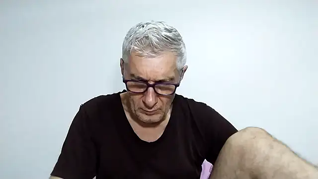 Snapshot of BIGUNCUTHARDCOCK chatting on 03.29.26 BIGUNCUTHARDCOCK online show from 03.29.26