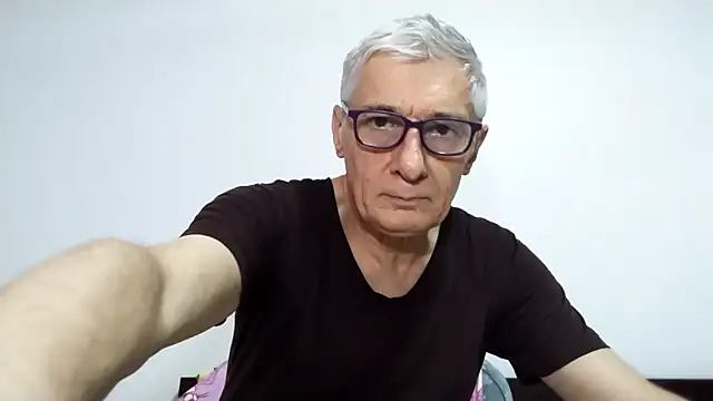 Snapshot of BIGUNCUTHARDCOCK chatting on 03.30.26 BIGUNCUTHARDCOCK online show from 03.30.26