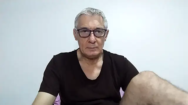 Snapshot of BIGUNCUTHARDCOCK chatting on 04.01.26 BIGUNCUTHARDCOCK online show from 04.01.26