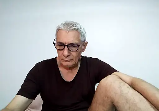 Snapshot of BIGUNCUTHARDCOCK chatting on 04.03.26 BIGUNCUTHARDCOCK online show from 04.03.26