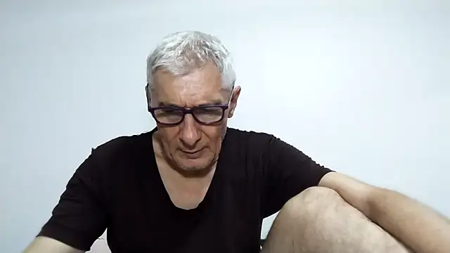 Snapshot of BIGUNCUTHARDCOCK chatting on 04.09.26 BIGUNCUTHARDCOCK online show from 04.09.26