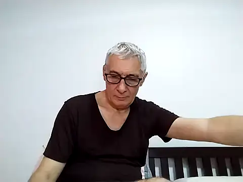 Snapshot of BIGUNCUTHARDCOCK chatting on 04.11.26 BIGUNCUTHARDCOCK online show from 04.11.26