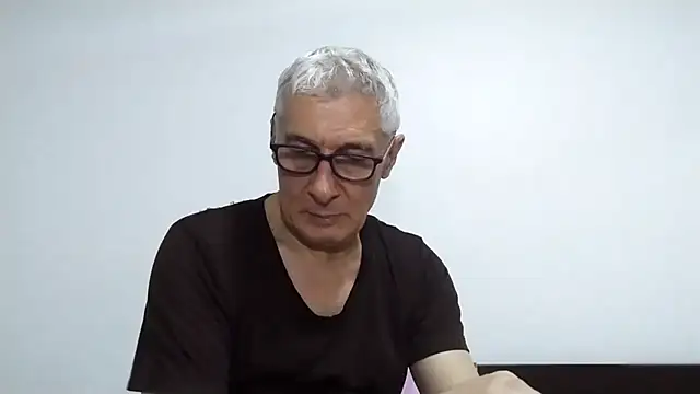 Snapshot of BIGUNCUTHARDCOCK chatting on 04.12.26 BIGUNCUTHARDCOCK online show from 04.12.26