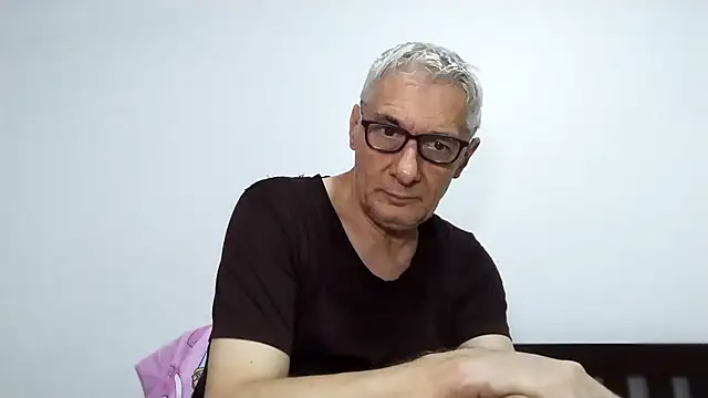 Snapshot of BIGUNCUTHARDCOCK chatting on 04.16.26 BIGUNCUTHARDCOCK online show from 04.16.26