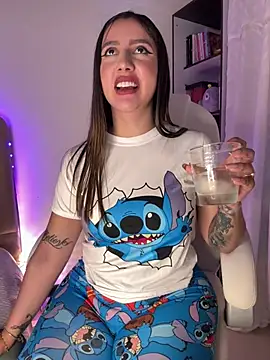 Sarapalmer1 online show from 01.06.25