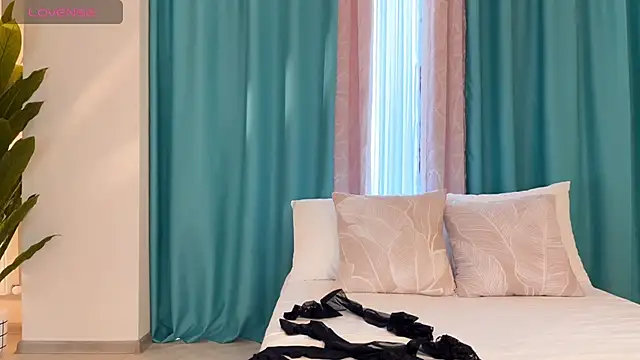 Snapshot of UrGoddessJenny chatting on 06.15.26 UrGoddessJenny online show from 06.15.26