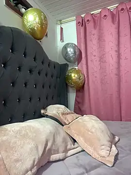 CristalGmez online show from 09.13.25