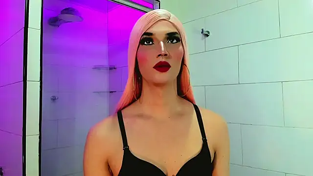 Snapshot of Victoria_Kastelo chatting on 11.05.25 Victoria Kastelo online show from 11.05.25