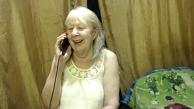 Snapshot of _Estelitta_5 chatting on 02.08.25 Estelitta 5 online show from 02.08.25