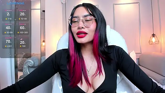 AzuraKindong online show from 02.13.25