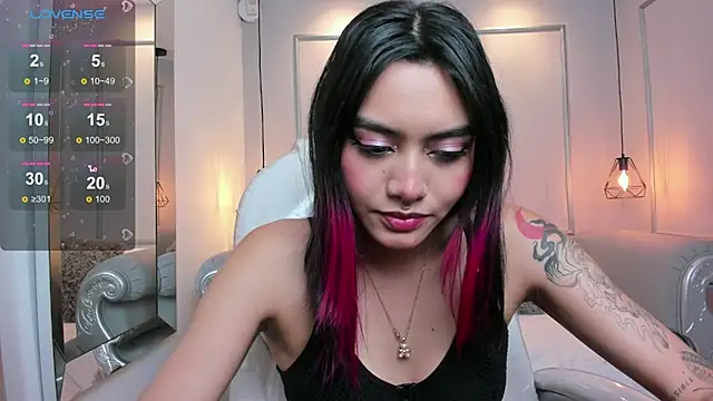 AzuraKindong online show from 02.19.25