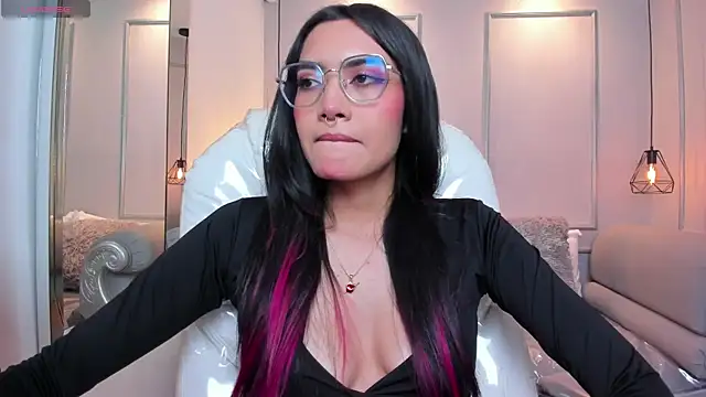 AzuraKindong online show from 10.06.25