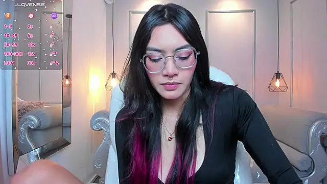 AzuraKindong online show from 10.14.25