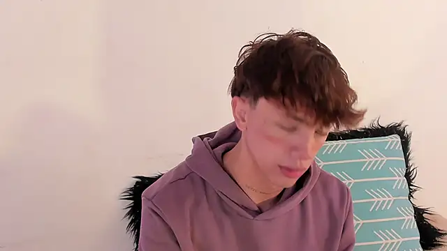 Tomy Rox online show from 11.06.25