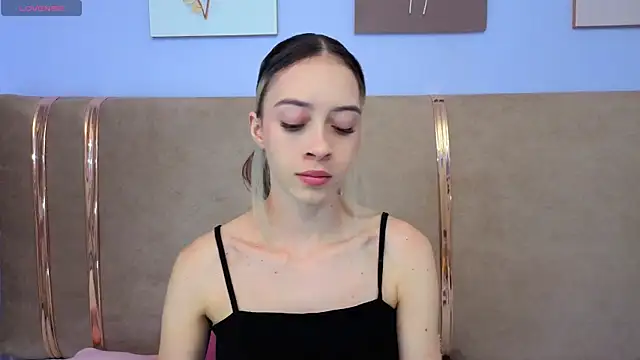 sophiia grey 1 online show from 09.22.25