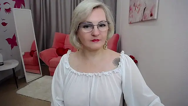 Snapshot of BlondeBrilliant7 chatting on 12.16.24 BlondeBrilliant7 online show from 12.16.24