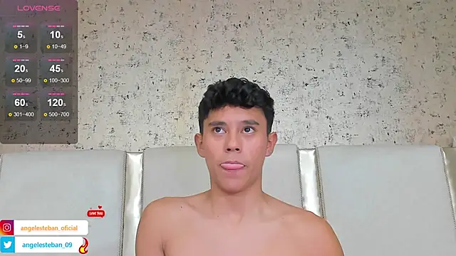 Snapshot of Angel_esteban_fx chatting on 01.17.25 Angel esteban fx online show from 01.17.25