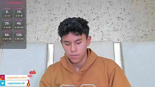 Snapshot of Angel_esteban_fx chatting on 01.28.25 Angel esteban fx online show from 01.28.25