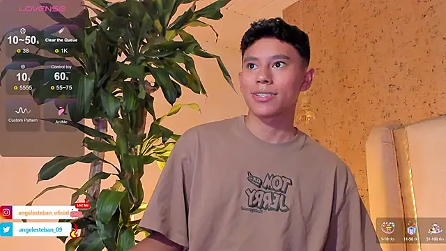 Snapshot of Angel_esteban_fx chatting on 02.02.25 Angel esteban fx online show from 02.02.25