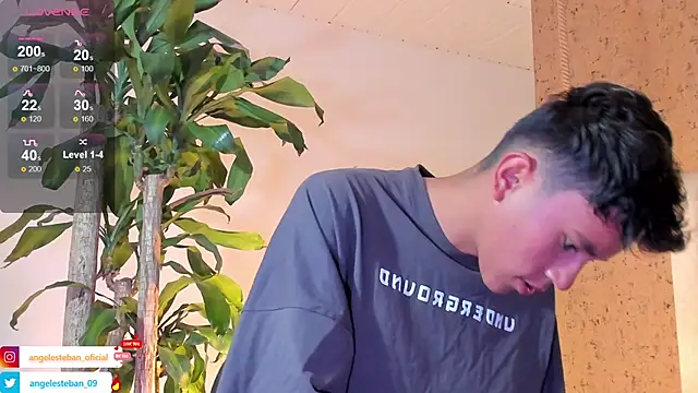 Snapshot of Angel_esteban_fx chatting on 02.06.25 Angel esteban fx online show from 02.06.25