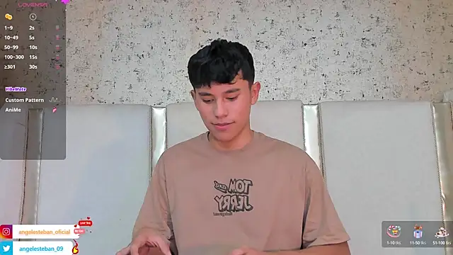 Snapshot of Angel_esteban_fx chatting on 02.18.25 Angel esteban fx online show from 02.18.25