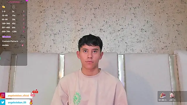 Snapshot of Angel_esteban_fx chatting on 02.21.25 Angel esteban fx online show from 02.21.25