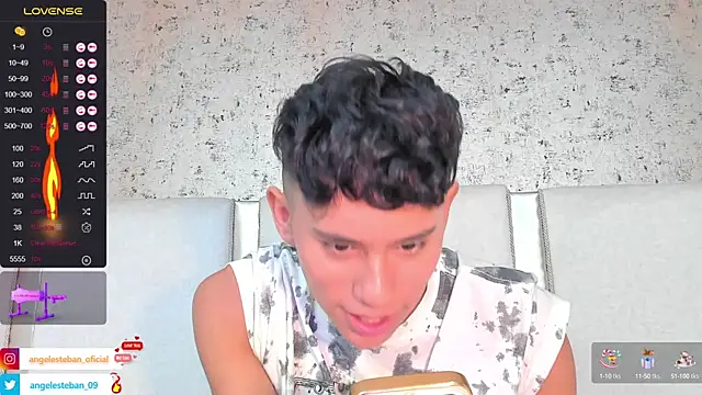 Snapshot of Angel_esteban_fx chatting on 03.05.25 Angel esteban fx online show from 03.05.25