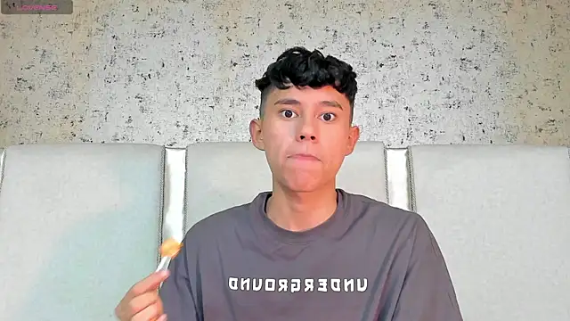 Snapshot of Angel_esteban_fx chatting on 03.08.25 Angel esteban fx online show from 03.08.25