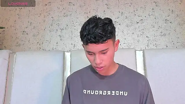 Snapshot of Angel_esteban_fx chatting on 03.16.25 Angel esteban fx online show from 03.16.25