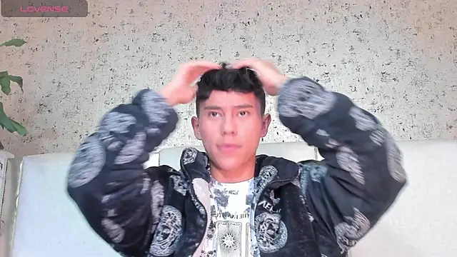 Snapshot of Angel_esteban_fx chatting on 03.19.25 Angel esteban fx online show from 03.19.25